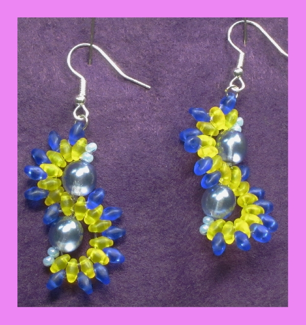 Ohrring mit Glasperlen